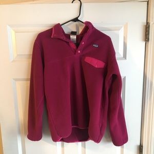 Pomegranate color girls Patagonia sweatshirt